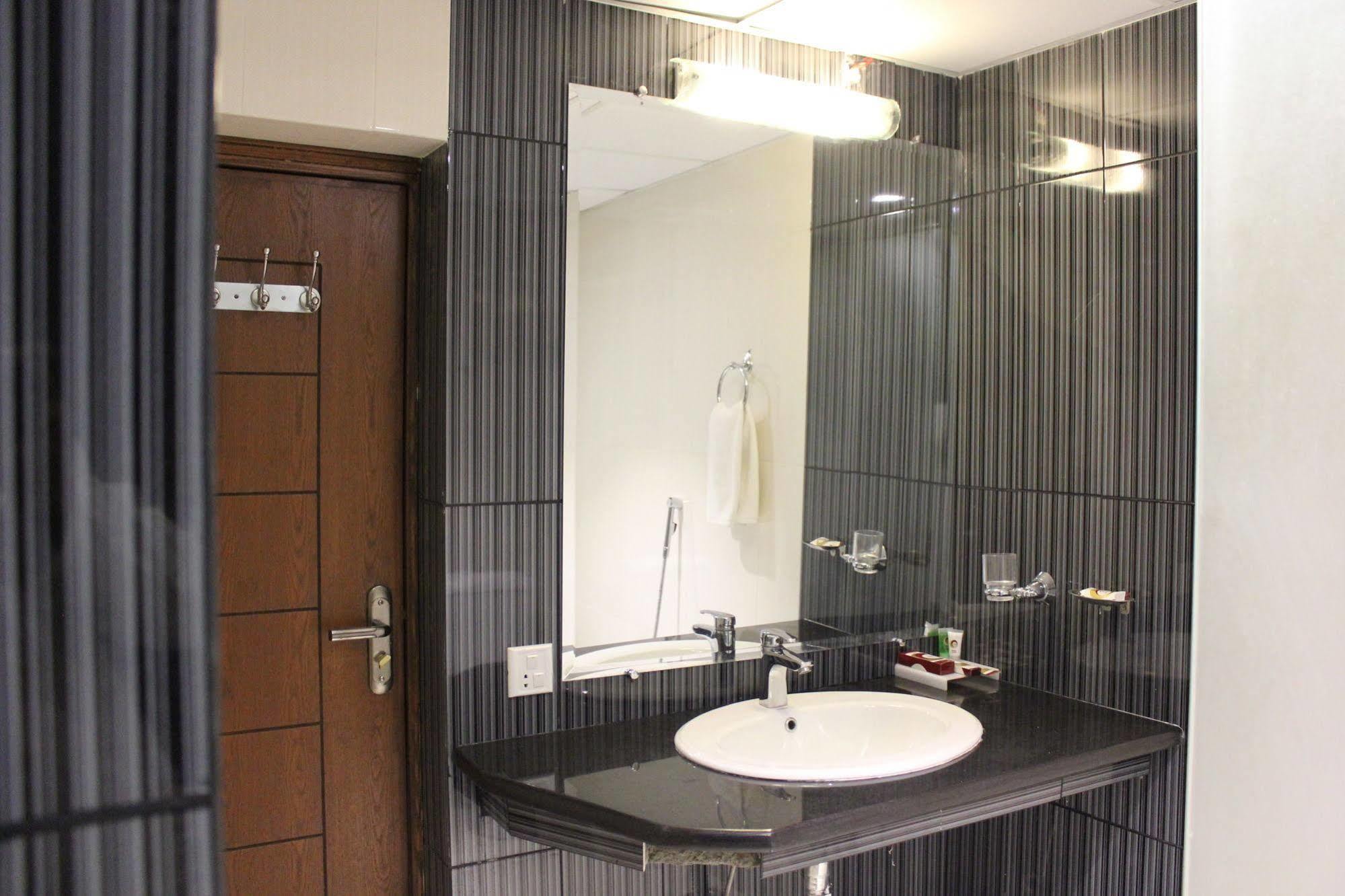 Hotel One Super, איסלמאבד מראה חיצוני תמונה