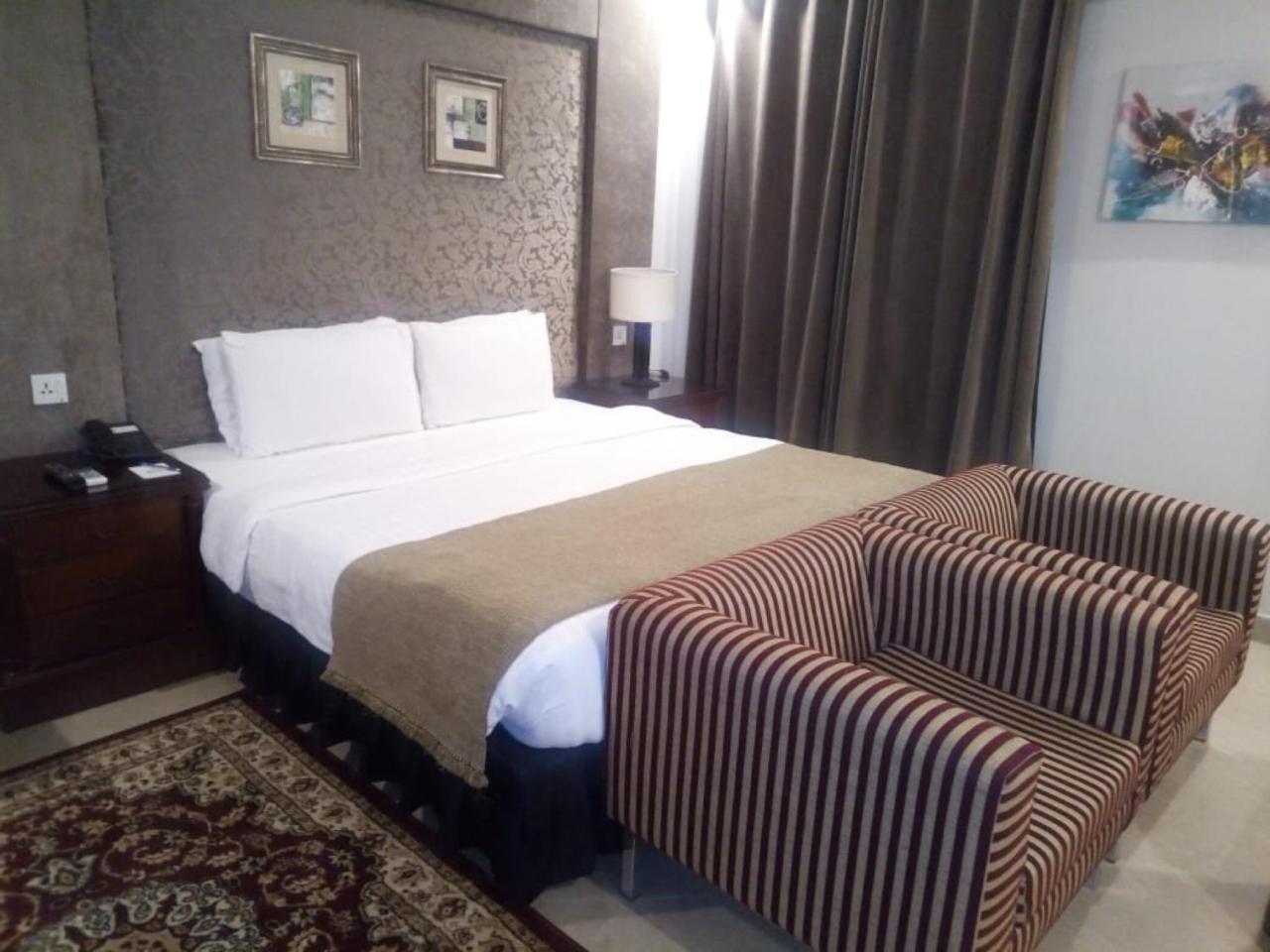 Hotel One Super, איסלמאבד מראה חיצוני תמונה